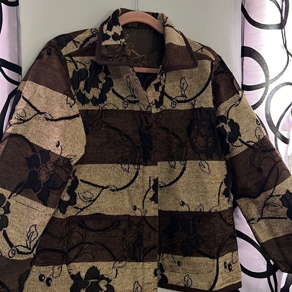 Women’s large reversible, brocade floral jacket - Picture 7 of 15